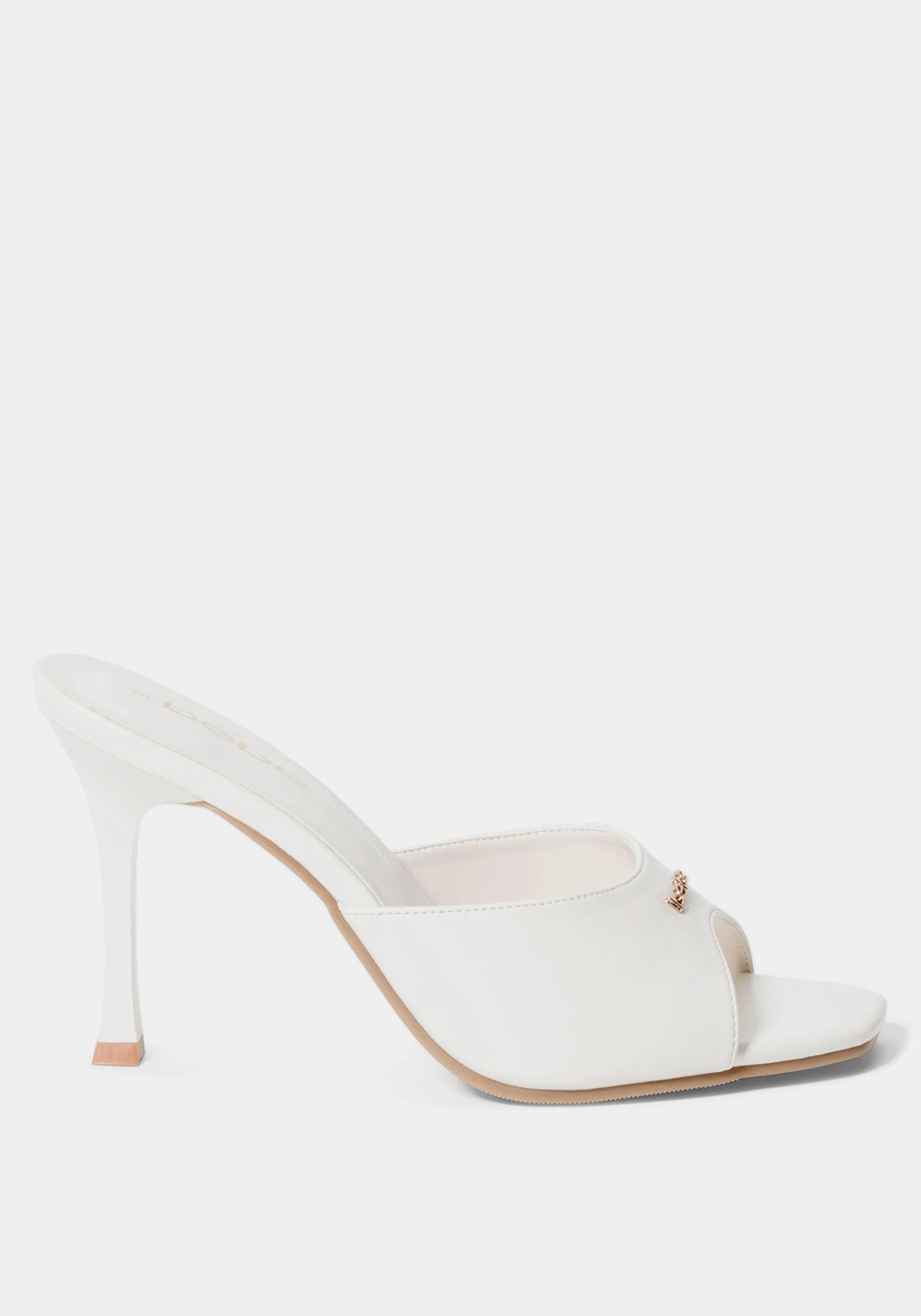 10875-ruthie-heel-3.webp Ruthie Heel