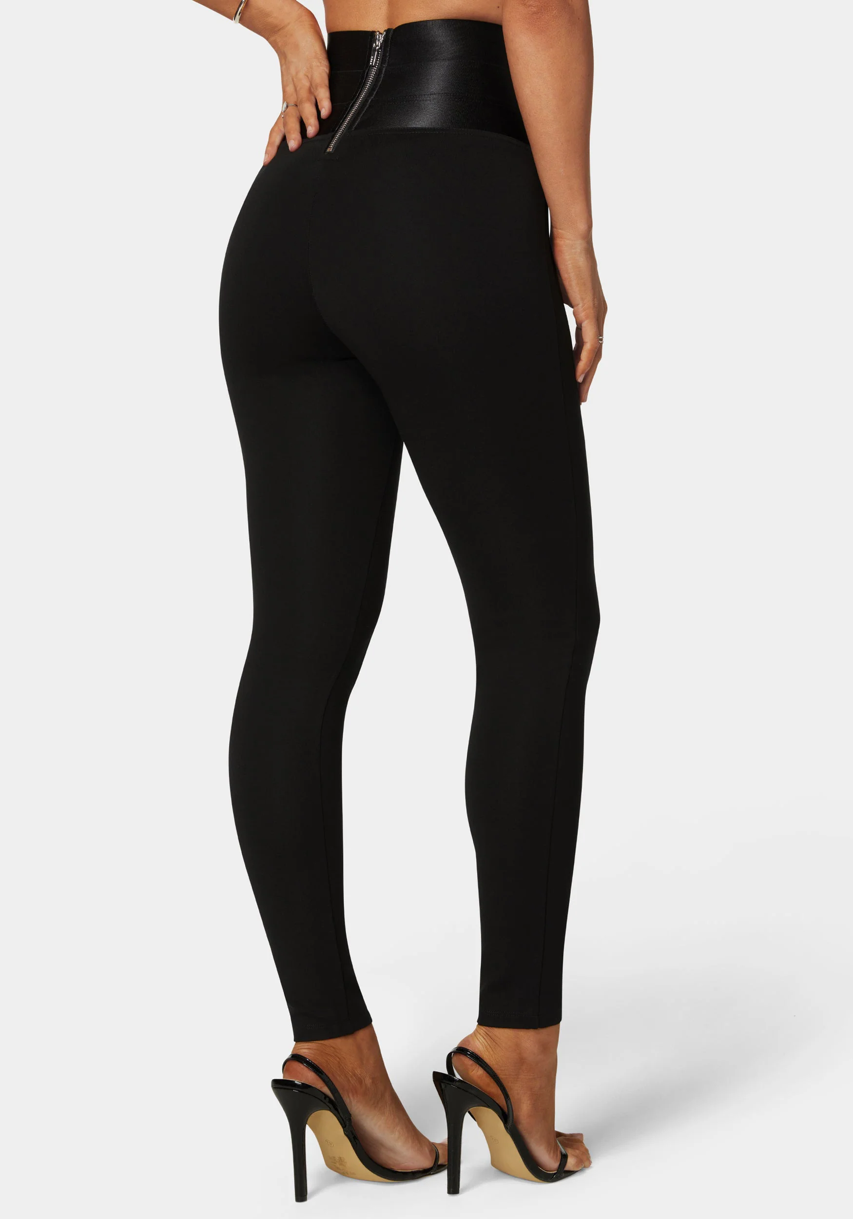 16671-high-waisted-elastic-waistband-lace-up-legging-2.webp High Waisted Elastic Waistband Lace Up Legging
