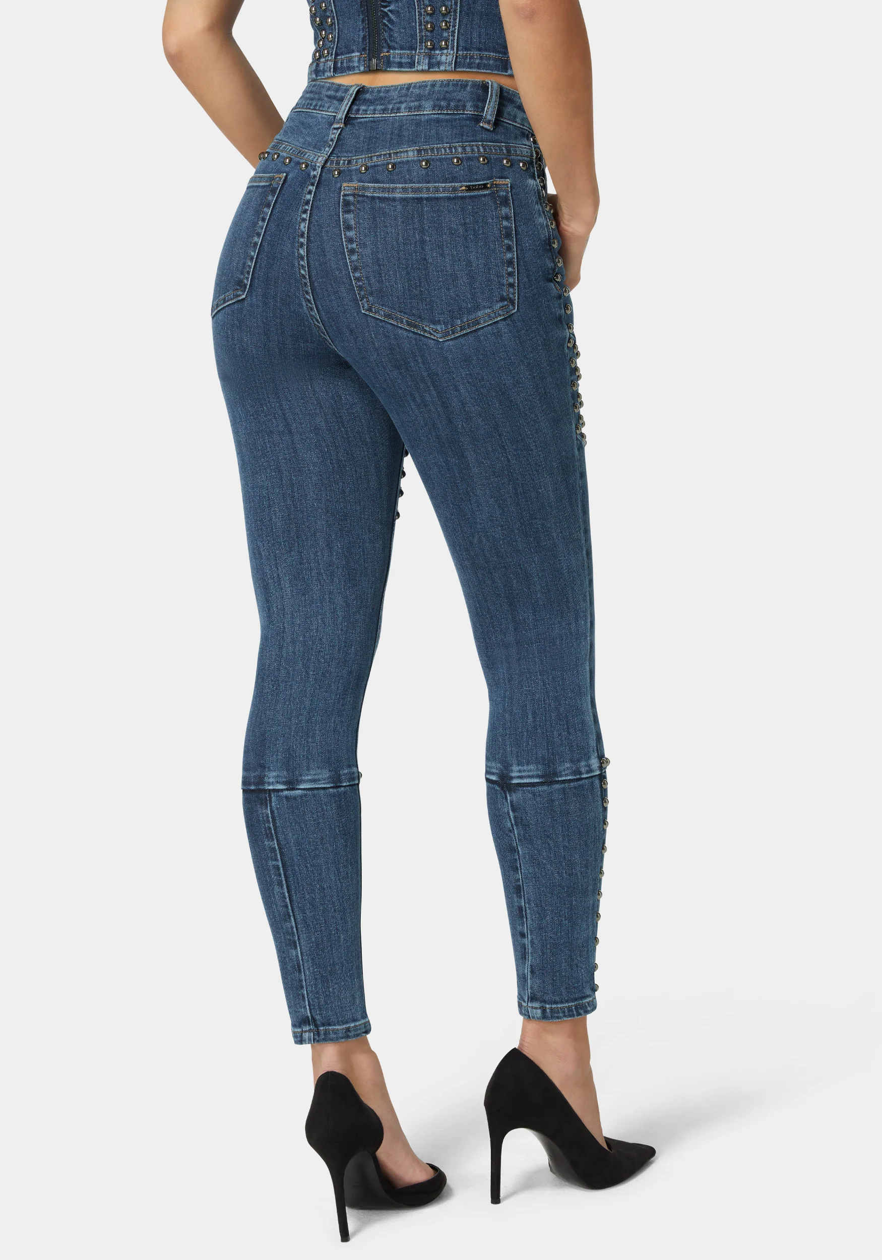 8252-natural-waist-skinny-leg-jeans-3.webp Natural Waist Skinny Leg Jeans