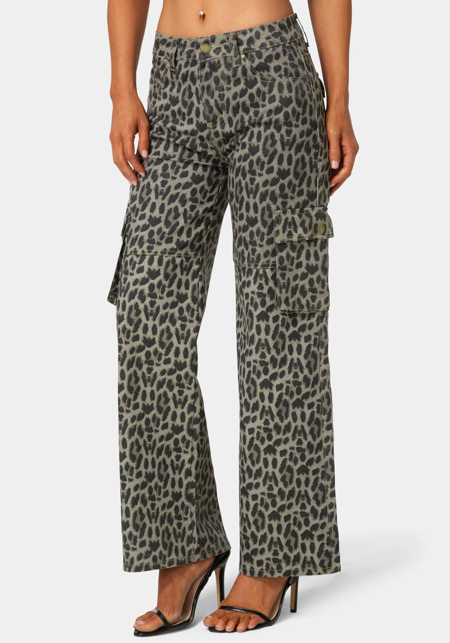 8653-the-straight-cargo-jean-1.webp The Straight Cargo Jean