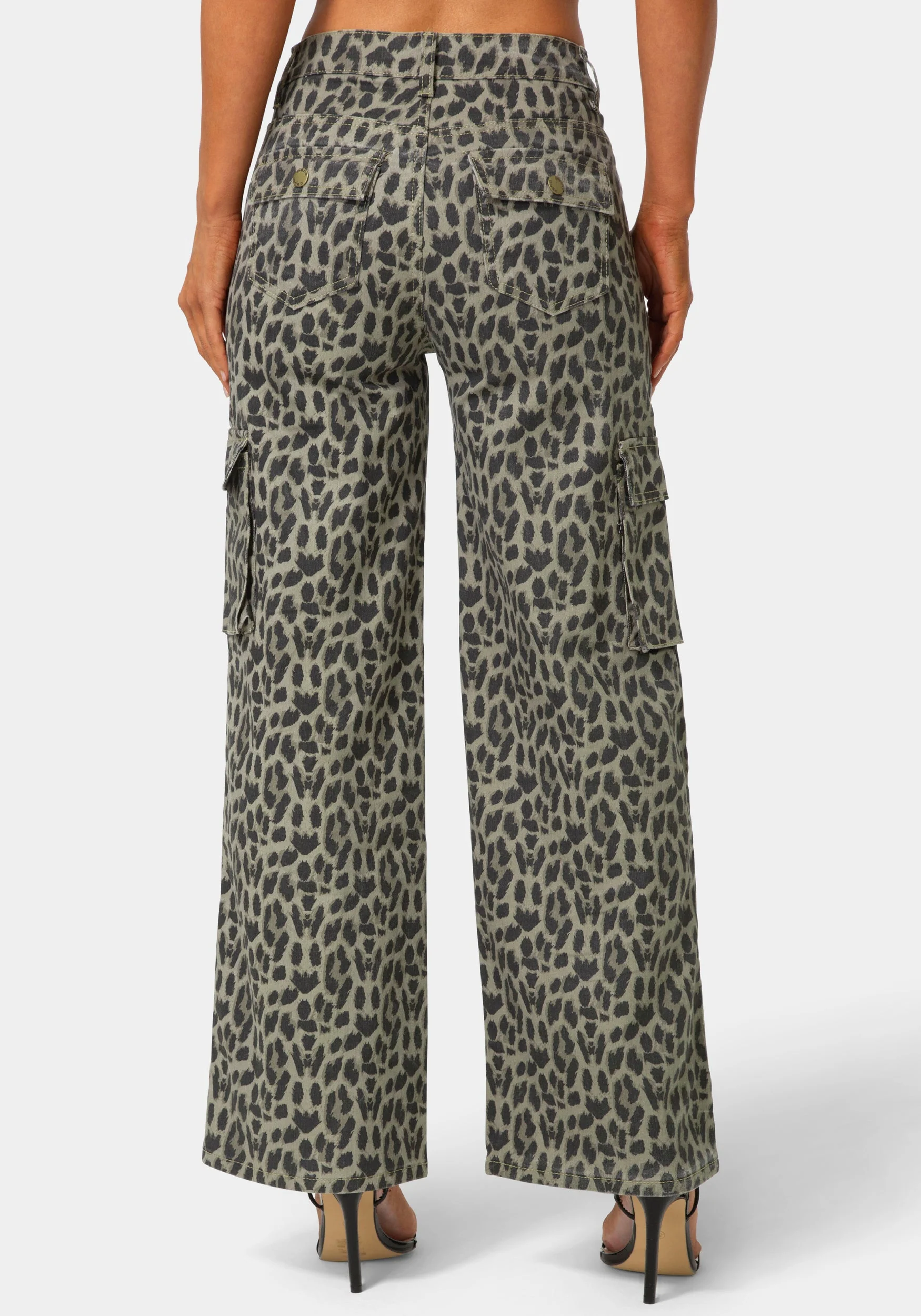 8653-the-straight-cargo-jean-3.webp The Straight Cargo Jean