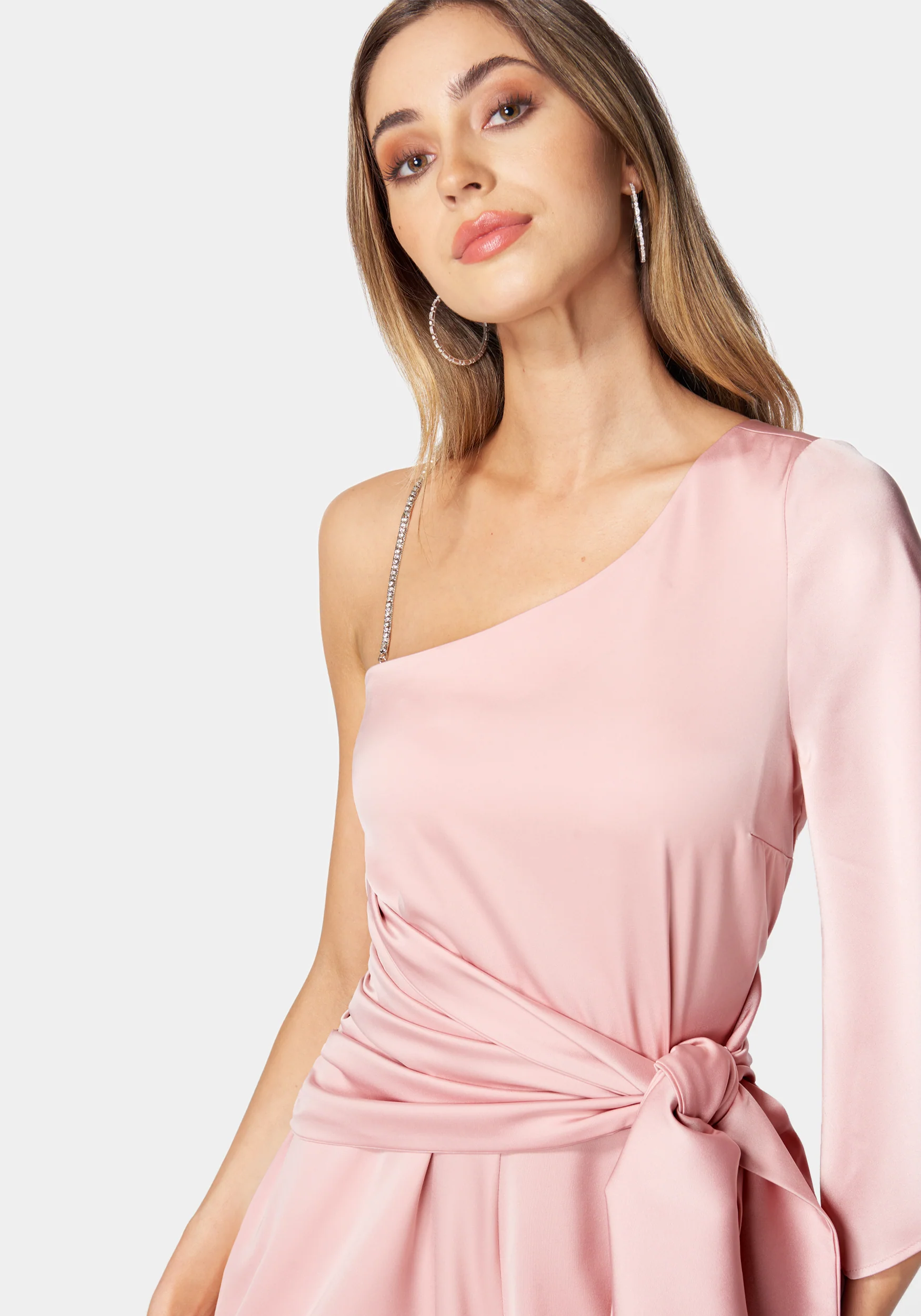 9405-asymmetric-sleeve-rhinestone-strap-satin-romper-4.webp Asymmetric Sleeve Rhinestone Strap Satin Romper